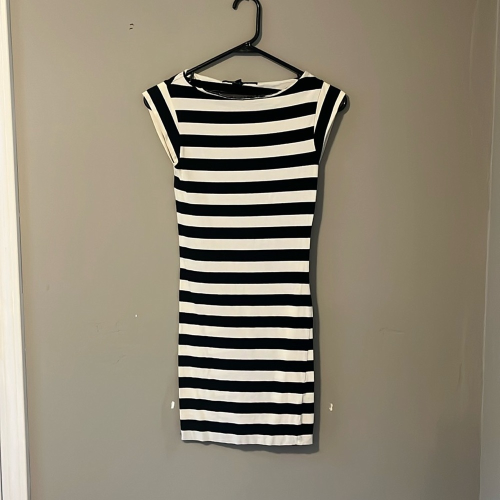 French connection white/black stripped dress